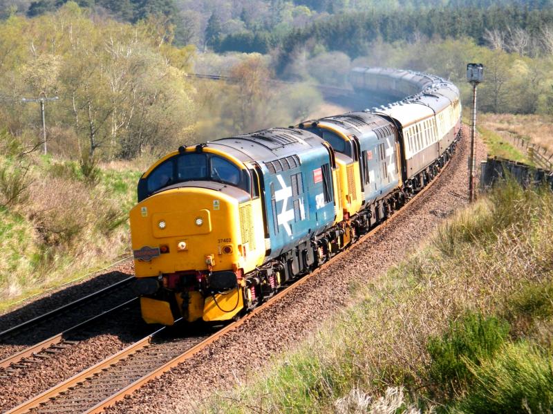 37402 & 37409 @ Bardrill - 22 April 2019: Hauling '1Z29' Pathfinder Tours 'Easter Highlander' and belching out diesel particulates around The Kinnaker curve. Photo of 37402 & 37409 @ Bardrill - 22 April 2019