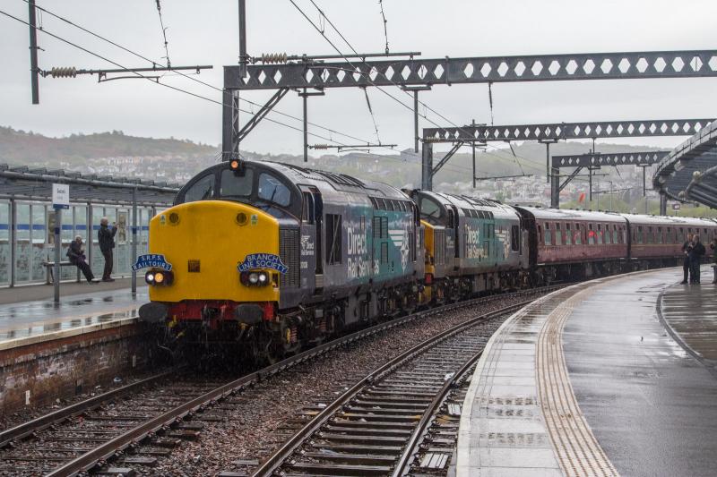 Gourock Growler: 37038 leads the Gourock Growler into Gourock station on 27/04/2019 Photo of Gourock Growler