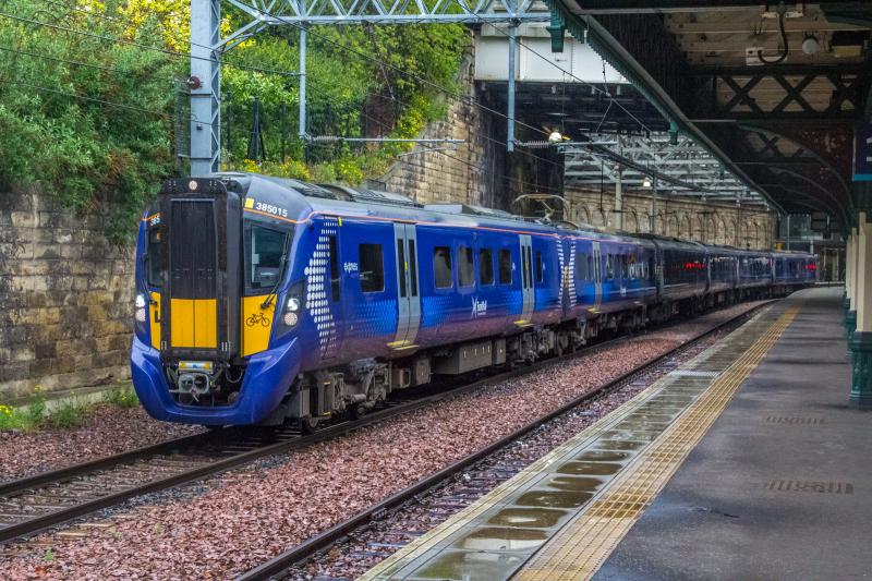 385015: 385015 departs Waverley on 25/04/2019 for Haymarket depot Photo of 385015