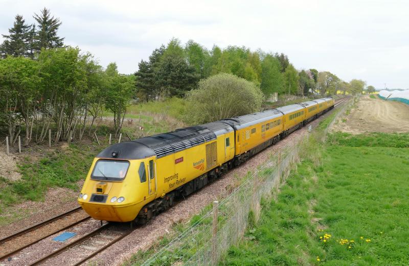 Photo of 1Q26 Network Rail HST At Ross Bridge, Glendoick...30-4-19