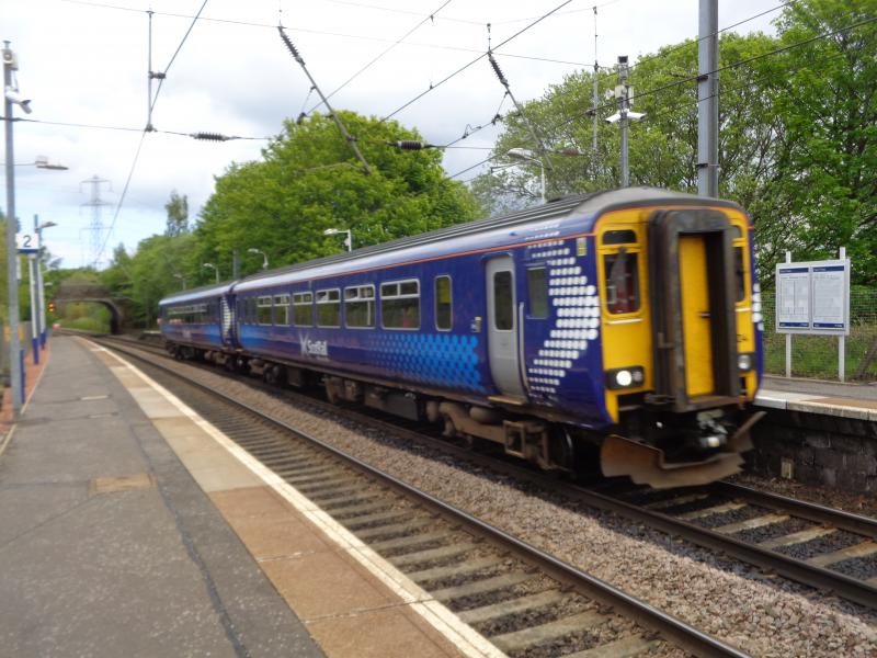 156504 Curriehill: Last week ( maybe ) of DMUs on Shotts line Photo of 156504 Curriehill