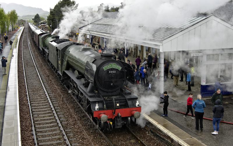 FLYING SCOTSMAN AND MAYFLOWER KINGUSSIE (2).jpg: Photo of FLYING SCOTSMAN AND MAYFLOWER KINGUSSIE (2).jpg