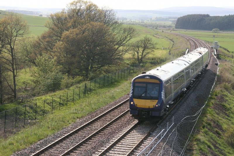 Blackford IL85 17/05/19: 170411 on a Glasgow - Dundee service approaches the new Panholes footbridge Photo of Blackford IL85 17/05/19
