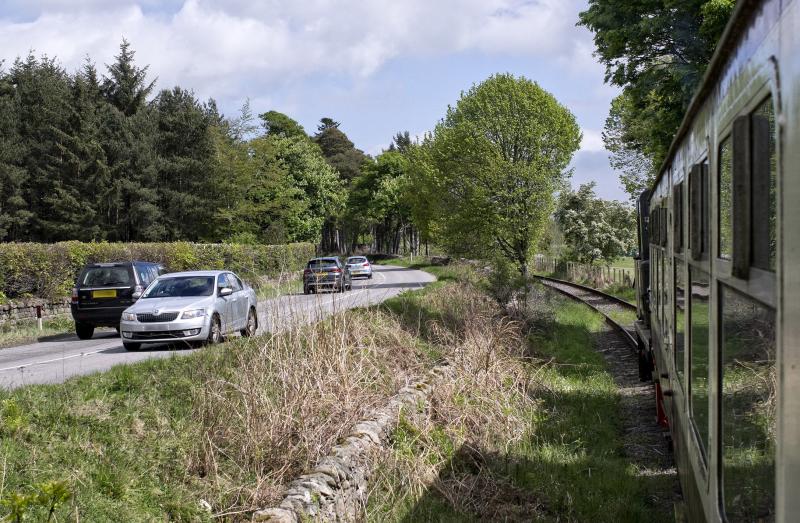 D2094 LKG TO CRATHES 19.5.19.jpg: NORTH DEESIDE ROAD ON THE LEFT Photo of D2094 LKG TO CRATHES 19.5.19.jpg
