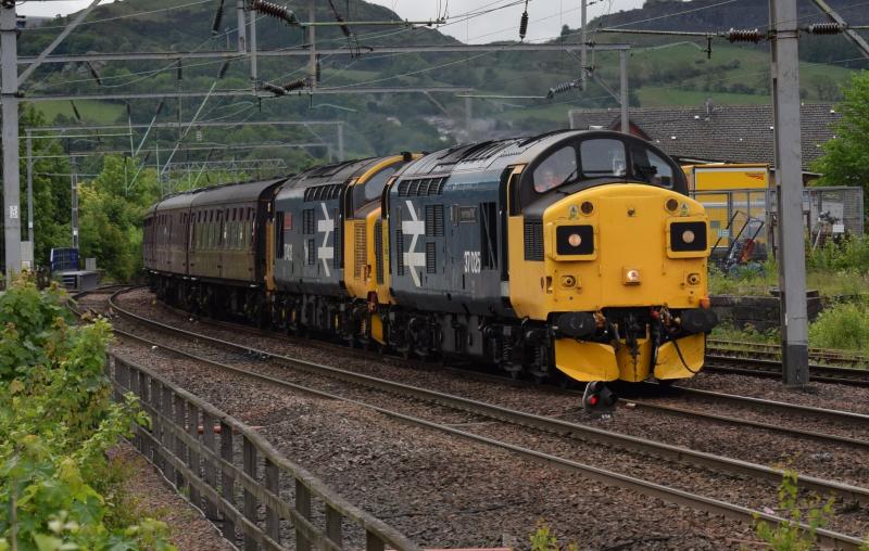 1Z37 Dumbarton Central 27 May 2019: Class 37s 37025 and 37402 approach Dumbarton central running slightly late on the 1z37 Newcastle-Oban Photo of 1Z37 Dumbarton Central 27 May 2019