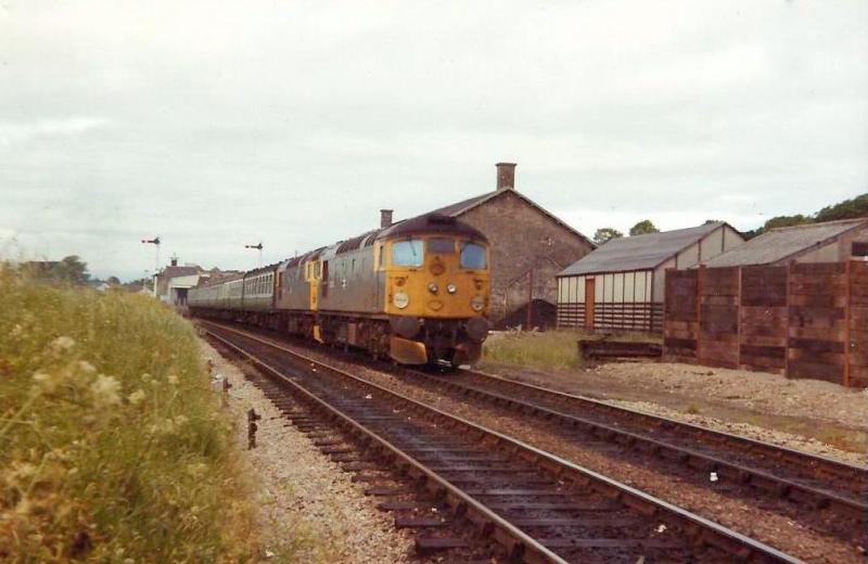 26s at Elgin: Class 26 locos 26046 and 26035 arrive in Elgin with the 1048 Inverness to Aberdeen service. 5/7/83 Photo Danny Hathaway Photo of 26s at Elgin