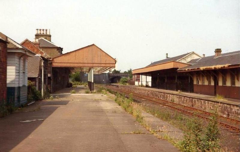 Dunferrmline Upper: Looking west including the buildings. 6/7/83 Photo Danny Hathaway Photo of Dunferrmline Upper