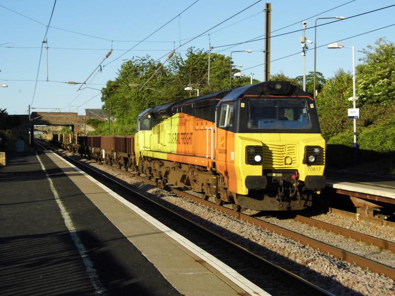 70817 6S31: 70817 on 6S31 0944 Doncaster- Millerhill engineers at Wallyford on 06/06/19 Photo of 70817 6S31
