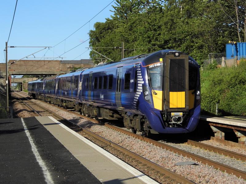 385018 Wallyford: 385018 on 1829 North Berwick- Edinburgh at wallyford on 06/06/19 Photo of 385018 Wallyford