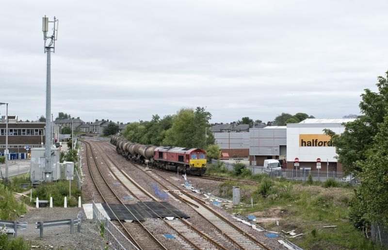 Photo of 66035 ON THE WATERLOO TANKS AT KITTYBREWSTER 26.6.19 (2).jpg