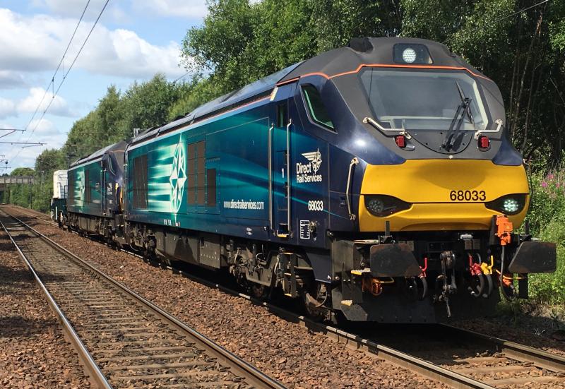 Hunterston Nuke Train: DRS Class 68 no. 68033 with 68017 in tow on the Hunterston Nuclear Flasks to Sellafield approaching Holytown. Photo of Hunterston Nuke Train