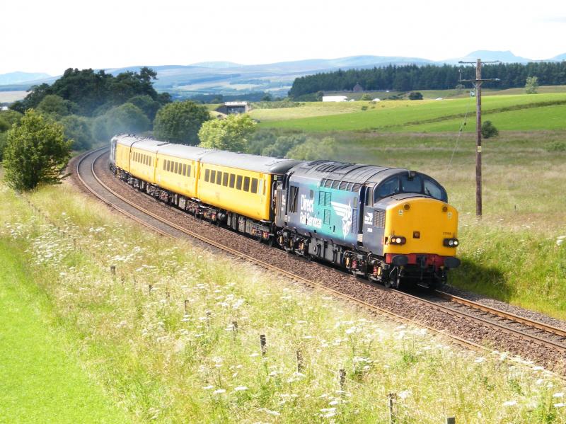 37059 @ Bardrill - 13 July 2019: Network Rail's inspection train, '1Q77', thunders north, from Mossend to Inverness Photo of 37059 @ Bardrill - 13 July 2019