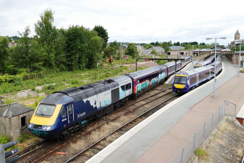 5H01 Dundee to Inverness ECS at Perth.: Photo of 5H01 Dundee to Inverness ECS at Perth.