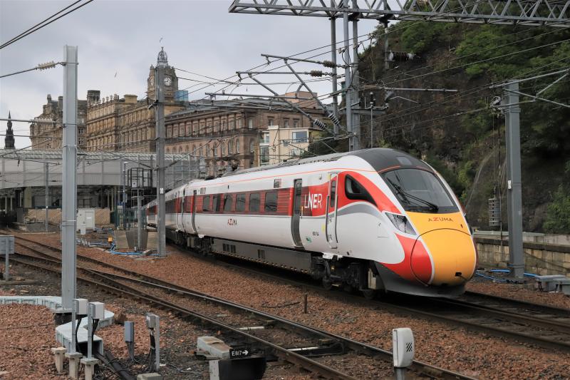 1Z81: 800104 on 1Z81 11.47 Berwick to Edinburgh approaching Platform 2 Waverley on the return run of the Press Launch on 31/07/2019 Photo of 1Z81