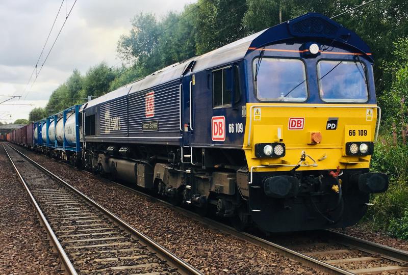 Teesport “Shed” Xpress: Special PDPorts liveried DB Class 66 66109, with the Grangemouth to Tees Dock intermodal on approach to Holytown. Photo of Teesport “Shed” Xpress