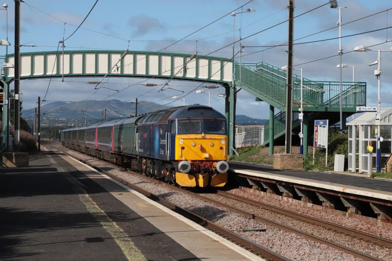 5E23: 47813 with 2 Barriers and 6 Mk 2 coaches on 5E23 09.28 Haymarket to Doncaster Works passing through Wallyford on 15/08/2019 Photo of 5E23