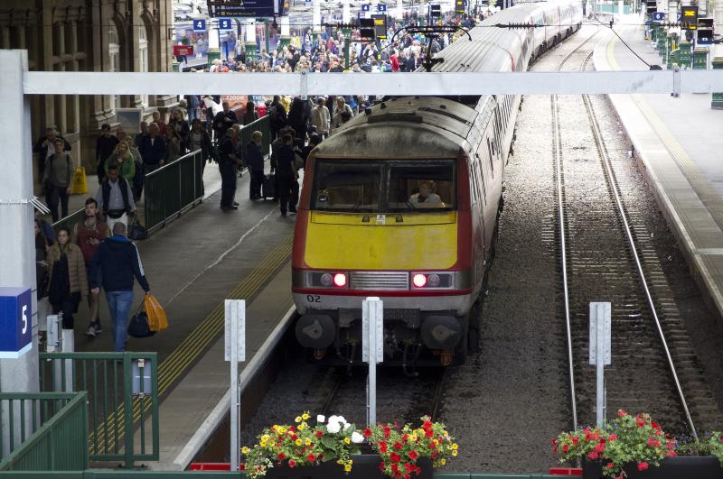 91002 16.8.19.jpg: LATE MORNING ARRIVAL AT WAVERLEY 16.8.19 Photo of 91002 16.8.19.jpg