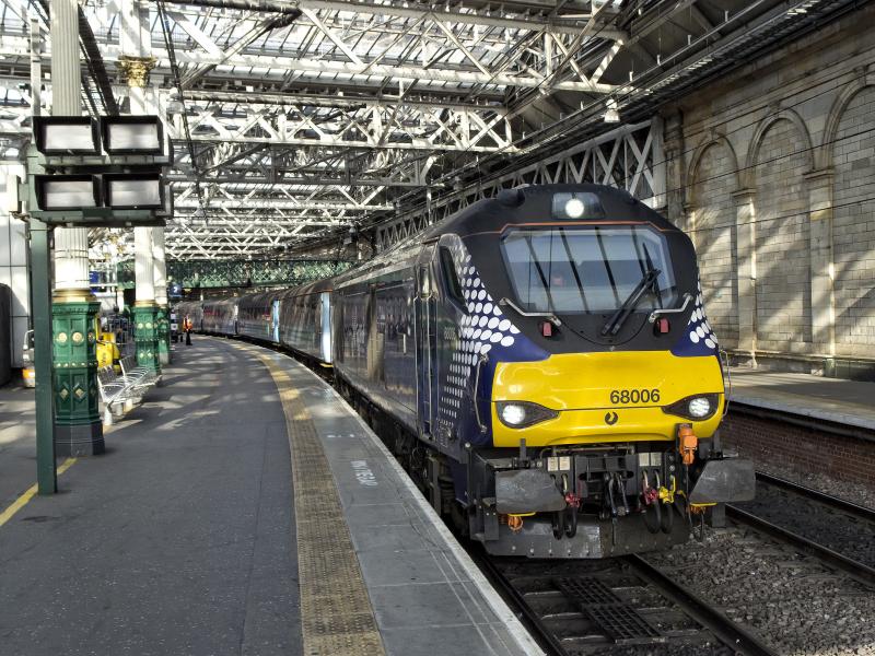 68006 EX GLENROTHES AT WAVERLEY 22.8.19 (3).jpg: Photo of 68006 EX GLENROTHES AT WAVERLEY 22.8.19 (3).jpg