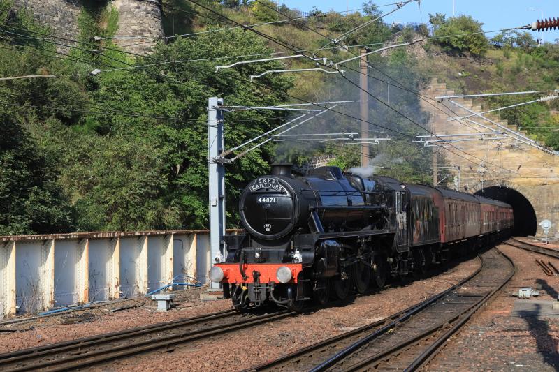 1Z46: 44871 coasting out of Calton Tunnel North on 1Z46 15.11 Tweedbank to Linlithgow on 25/08/2019 Photo of 1Z46