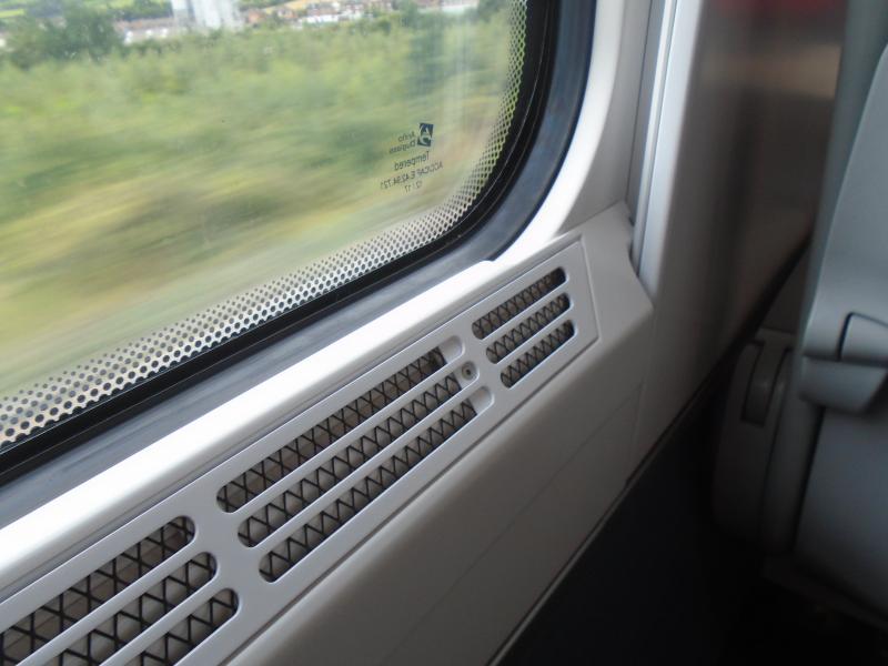 Nova window-sill air-con: TPE Mk5 Photo of Nova window-sill air-con