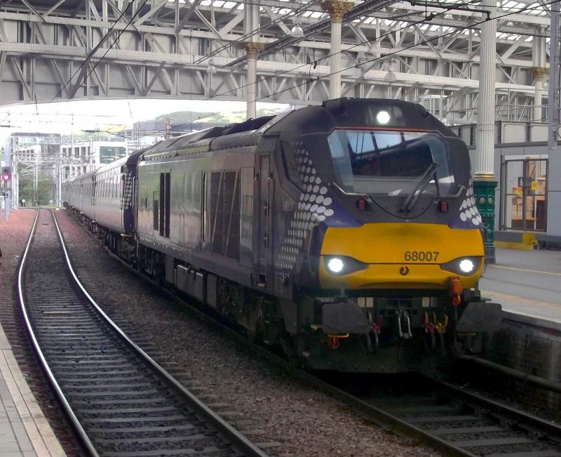 68007 at Edinburgh Waverley: DRS 68007 arrives at Edinburgh Waverley with 5G13 an ECS from Motherwell to Edinburgh. This then forms 2G13 a Peak Train to Glenrothes with Thornton. Photo of 68007 at Edinburgh Waverley