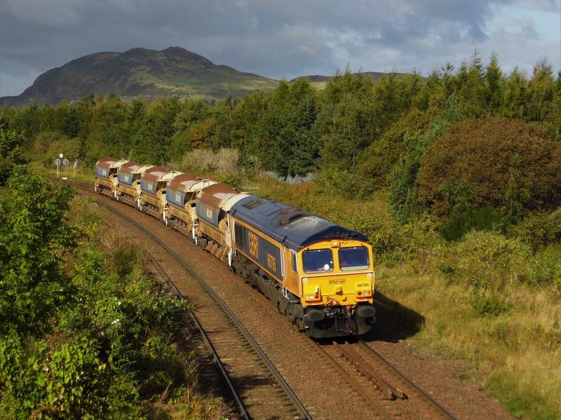 66785 6K25: 66785 on 6K25 0424 Montrose- Millerhill autoballasters at Niddrie Junction on 11/09/19 Photo of 66785 6K25
