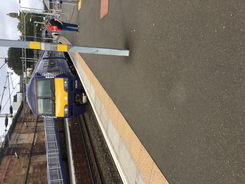 320420: 320420 at Greenock Central forming the 1257 Gourock to Glasgow Central fast on 16/9/19 Photo of 320420