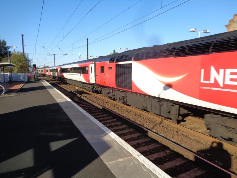 HST Kirknewton : Badly timed pic of a Newcastle to Aberdeen HST passing Kirknewton Sat 21 Sept Photo of HST Kirknewton