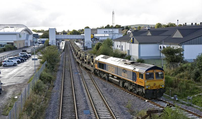 66735 ELGIN MILITARY VEHICLES (1).jpg: SOME PICS OF 66735 ARRIVING AT ELGIN ON 30.9.19 WITH A TRAIN OF MILITARY VEHICLES. Photo of 66735 ELGIN MILITARY VEHICLES (1).jpg
