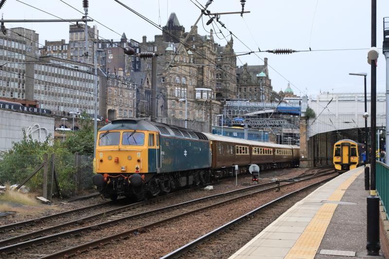 1Z47: 47614 on the rear of 1Z47 05.41 Wolverhampton to Edinburgh approaching Platform 9 Waverley on 05/10/2019 Photo of 1Z47