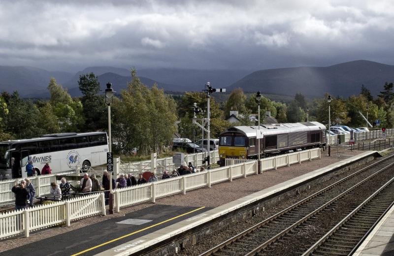 66746 RESTING AT AVIEMORE 9.10.19 (1).jpg: THE COACHES FOR THE ROYAL SCOTSMAN WERE STORED AT BOAT OF GARTEN.
WHAT A GREAT RAILWAY----NICE TO SEE IT SO BUSY DURING THE WEEK. Photo of 66746 RESTING AT AVIEMORE 9.10.19 (1).jpg