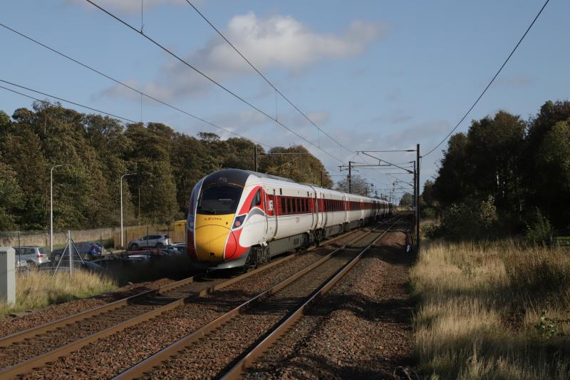 800104: 800104 on 1E14 12.00 Edinburgh to Kings Cross passing through Longniddry on 11/10/2019 Photo of 800104