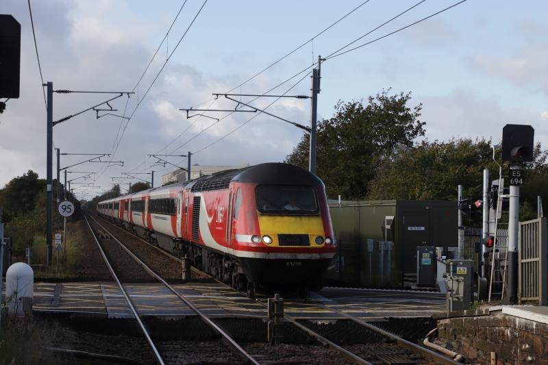 LNER Hst: 43296 + 43319 on 1F03 07.08 Leeds to Edinburgh passing over the Level Crossing at Kingsknowe on 12/10/2019 Photo of LNER Hst