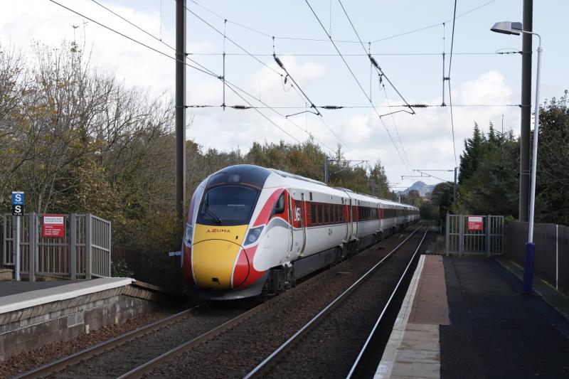 Azuma: 800110 on 1S04 06.15 Kings Cross to Edinburgh to Edinburgh at Kingsknowe on 12/10/2019 Photo of Azuma