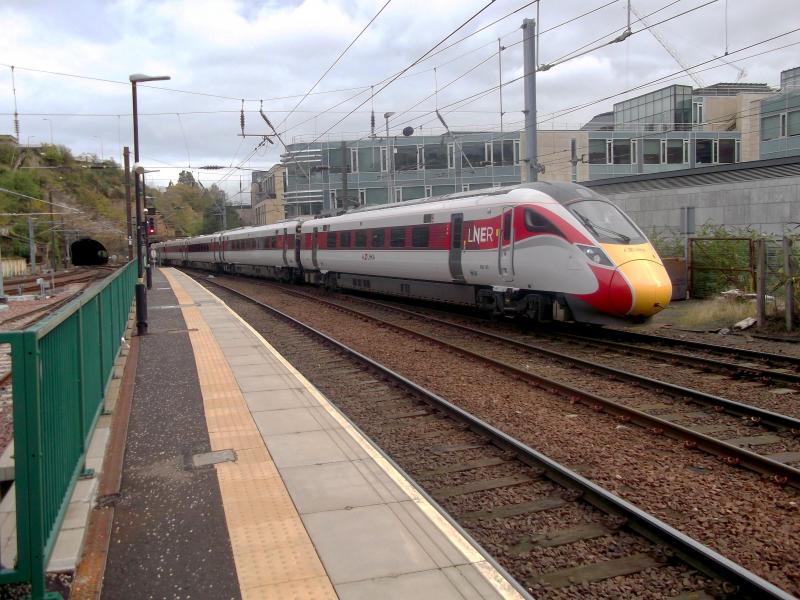 800105 at Edinburgh Waverley: LNER Azuma 800105 arrives at Edinburgh Waverley with 5Q41, a Staff Training and Mileage accumulation run on Wednesday 16th October 2019 Photo of 800105 at Edinburgh Waverley