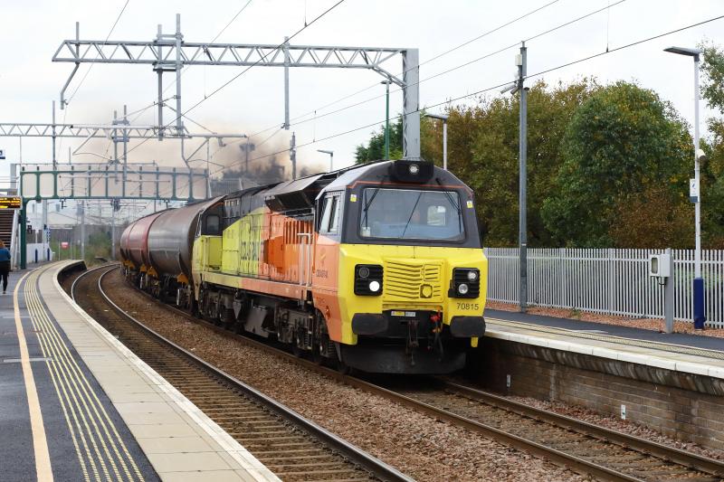 6S36 70015 + 800: 70815 on 6S36 08.32 Dalston to Grangemouth Ineos passing through Camelon Station on 18/10/2019 Photo of 6S36 70015 + 800