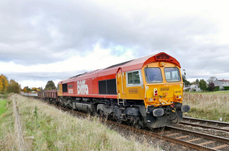 66783 on the rear of 6K04 at Luncarty near Stanley 'Jnc'...20-10-19. : Photo of 66783 on the rear of 6K04 at Luncarty near Stanley 'Jnc'...20-10-19.