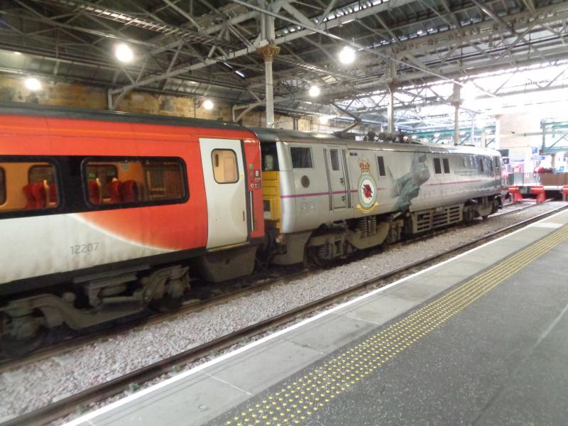 91110: At Waverley Platform 6 Photo of 91110