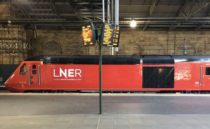 43238 full repaint: 43238 at rear of 1E21 Edinburgh Waverley 15.11.2019 Photo of 43238 full repaint