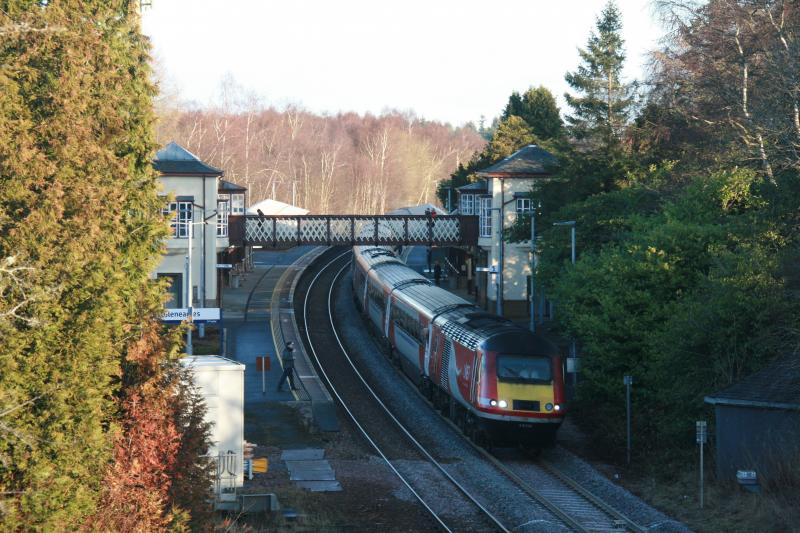 1E13 Last Scheduled HST S'bound Highland Chieftain: 43296 with 43239 on rear depart Gleneagles 4L on 9th December 2019 Photo of 1E13 Last Scheduled HST S'bound Highland Chieftain