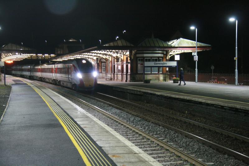 1W96 First Azuma N'bound Highland Chieftain: Azuma 800104 on 1W96 arrives at Gleneagles (RT) on 9th December 2019 Photo of 1W96 First Azuma N'bound Highland Chieftain