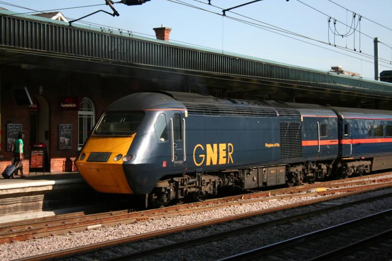43006: 43006 in GNER livery Photo of 43006