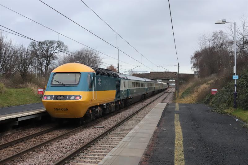 1Z48: W43006 + E43112 on 1Z48 Edinburgh to Leeds via Doncaster passing through Wallyford on 20/12/2019 Photo of 1Z48