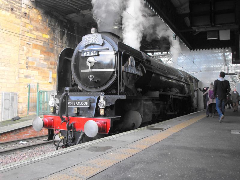 Tornado arriving in Waverley: Tornado in Edinburgh Waverley today. Photo of Tornado arriving in Waverley