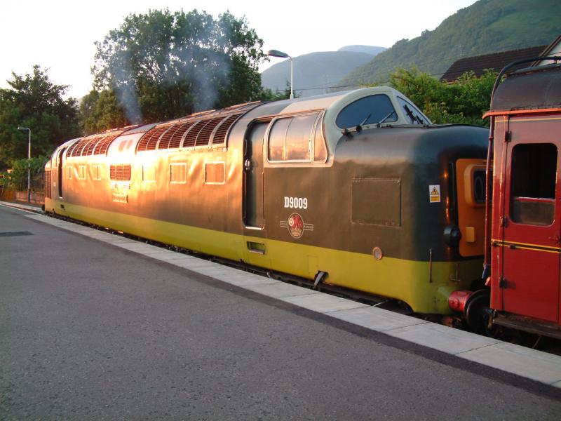 D9009 at Fort William: Deltic D9009 Photo of D9009 at Fort William