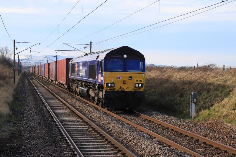 4E96: 66109 on a well loaded 4E96 Mosend to Tees approaching Wallyford on 07/02/2020 Photo of 4E96