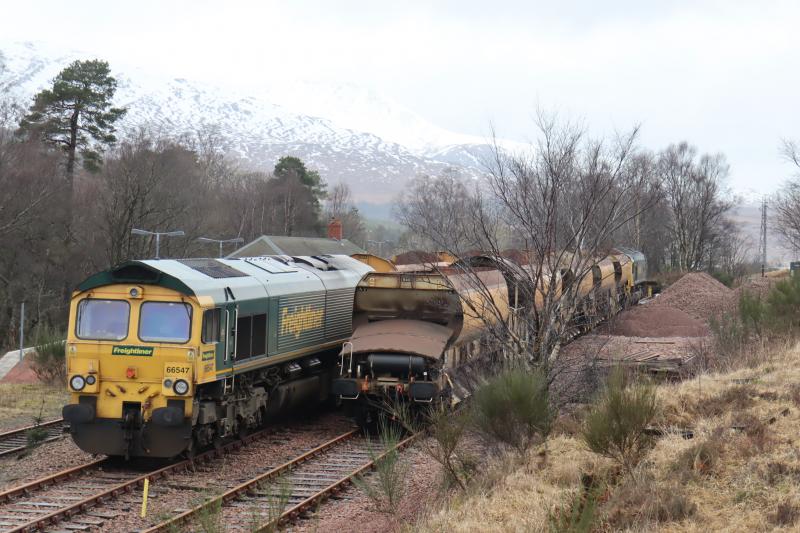 Photo of 66547 in Sidings at Bridge of Orchy