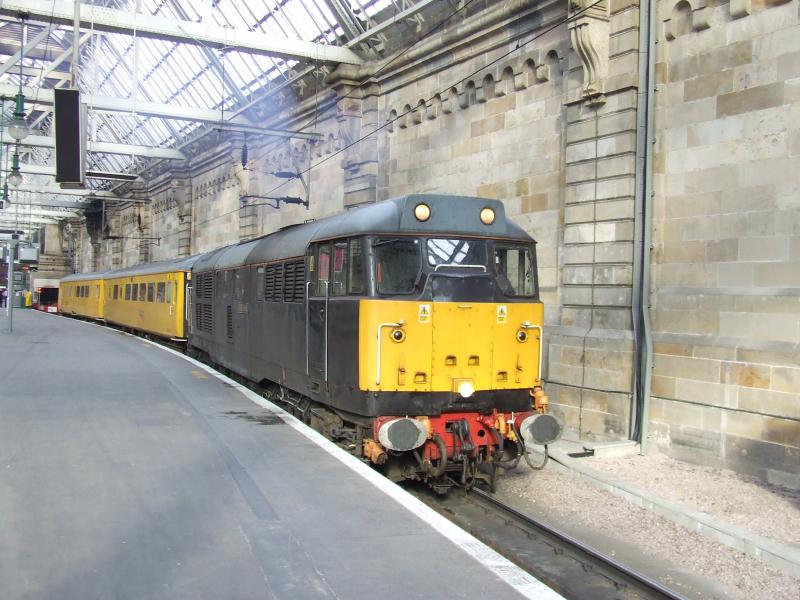 31459 Cerberus departs Glasgow Central on the GSM-R test train: Photo of 31459 Cerberus departs Glasgow Central on the GSM-R test train