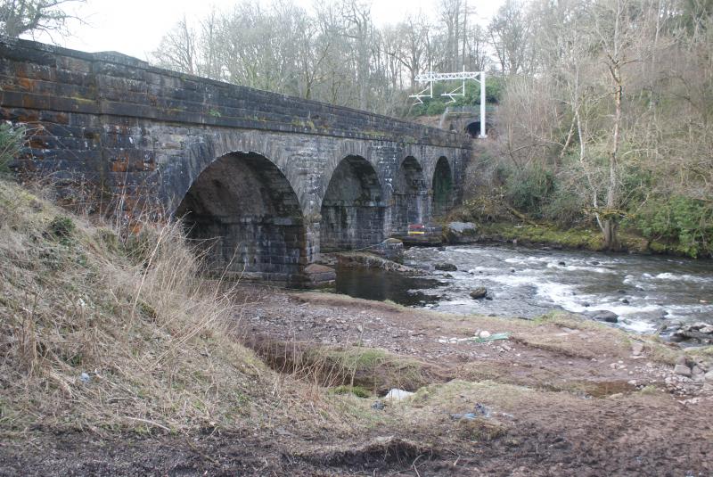 Photo of Mill of Keir Viaduct and the south end of Kippenross Tunnel