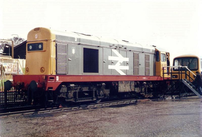 20227 Bathgate open day 230386: 20227 with 143006 behind at Bathgate open day 230386 Photo of 20227 Bathgate open day 230386